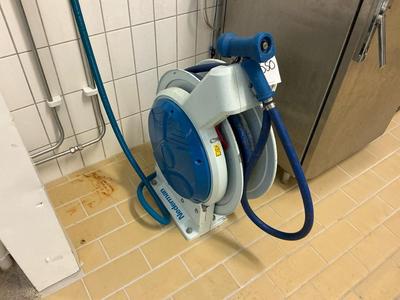 Overview picture of water hose reel